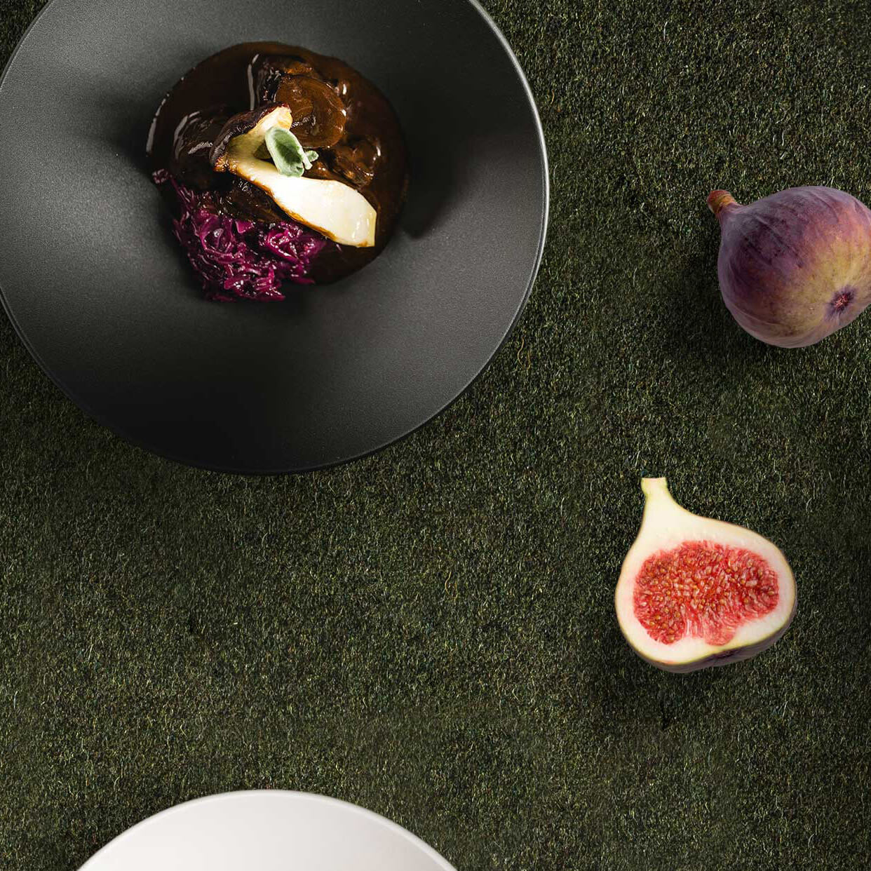 Gulasch con cavolo rosso e fichi - OLM Nature Escape