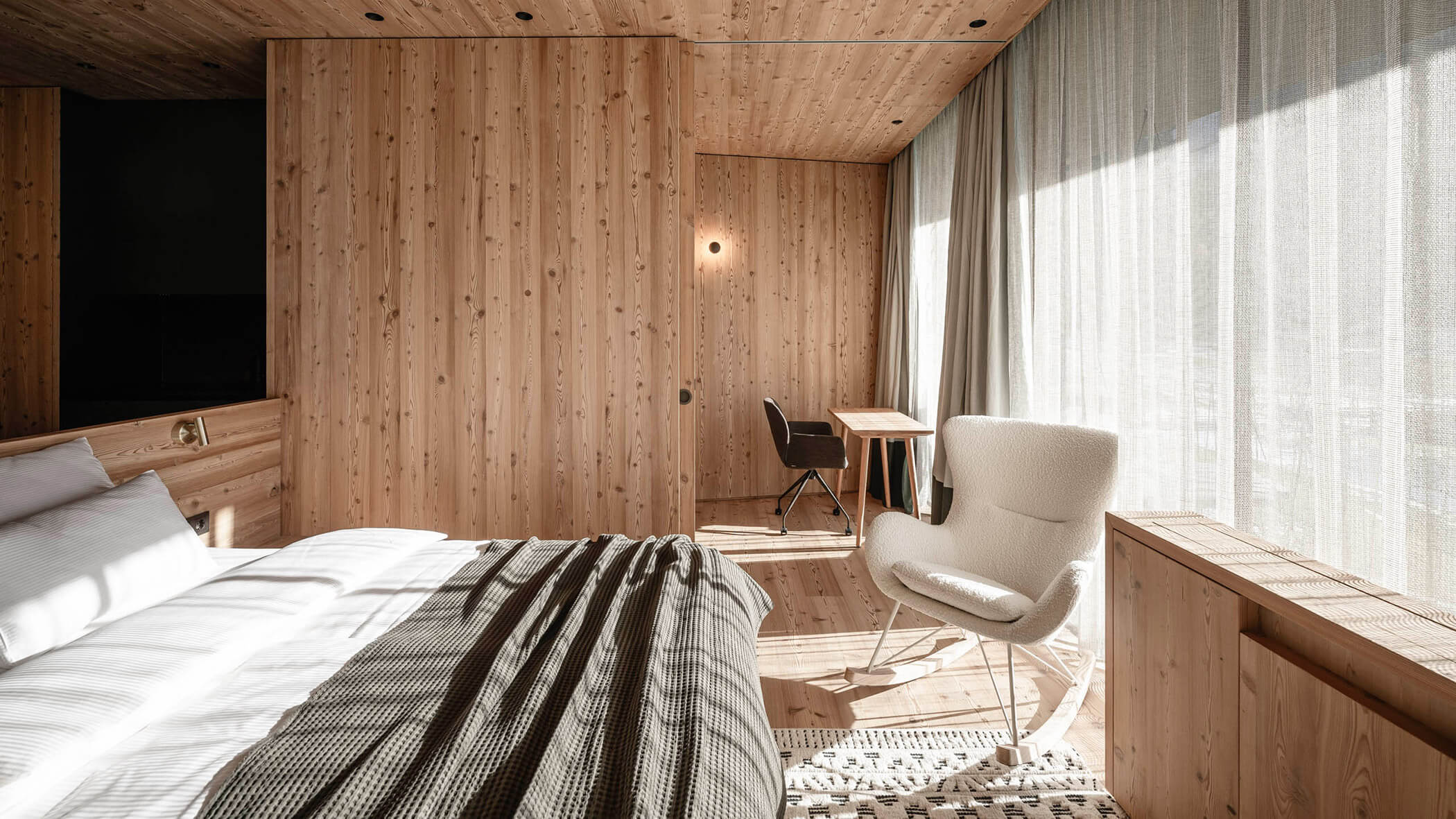 Modern eingerichtete ApartSuite L - OLM Nature Escape