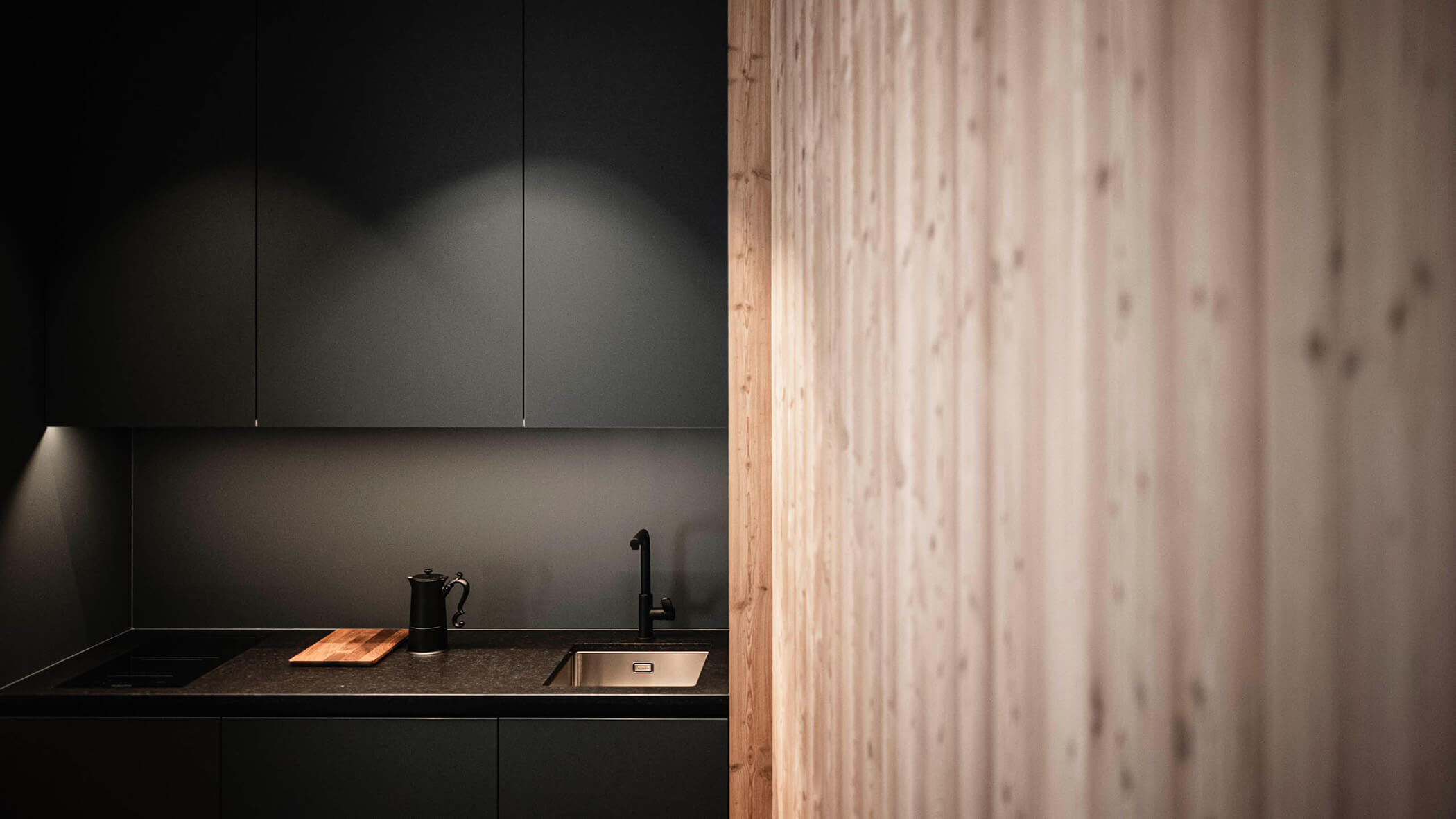 Modere Kochnische in der ApartSuite M - OLM Nature Escape