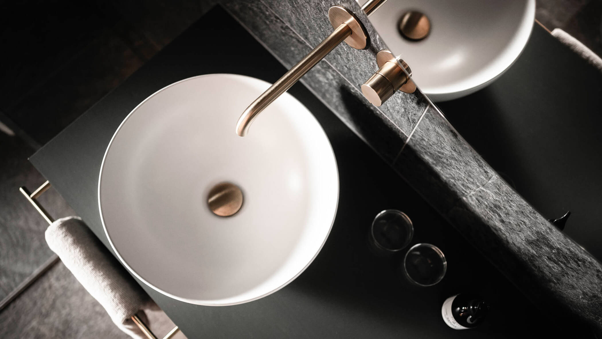 Elegantes Waschbecken im Badezimmer - OLM Nature Escape