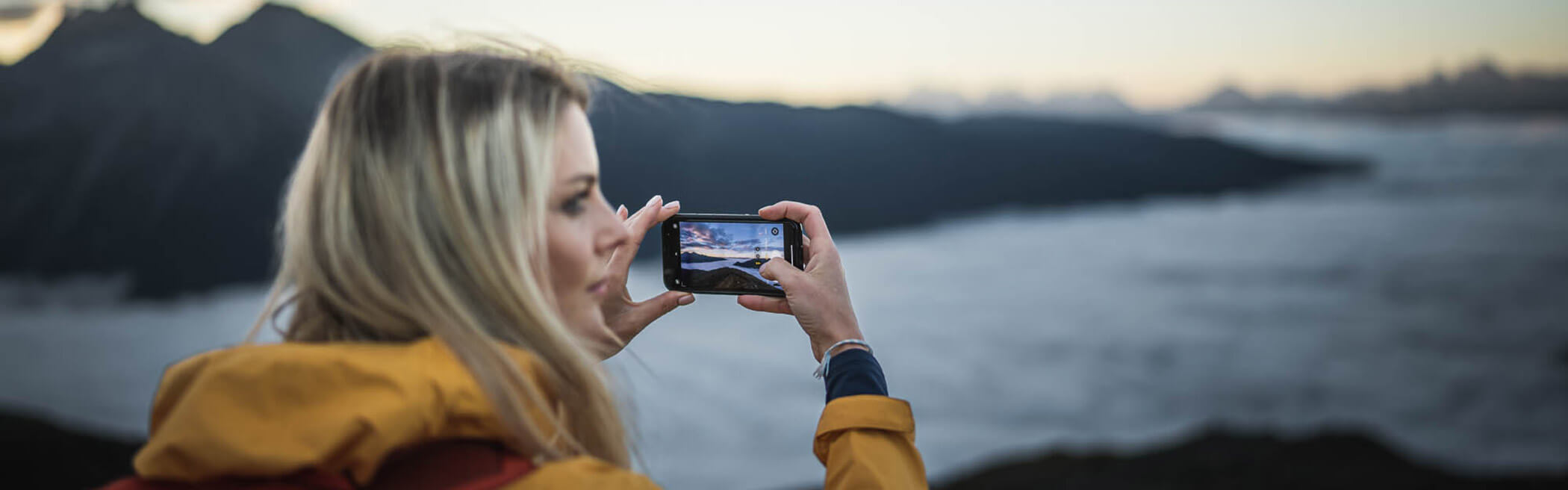 Momente festhalten beim Sonnenaufgang am Berg - OLM Nature Escape