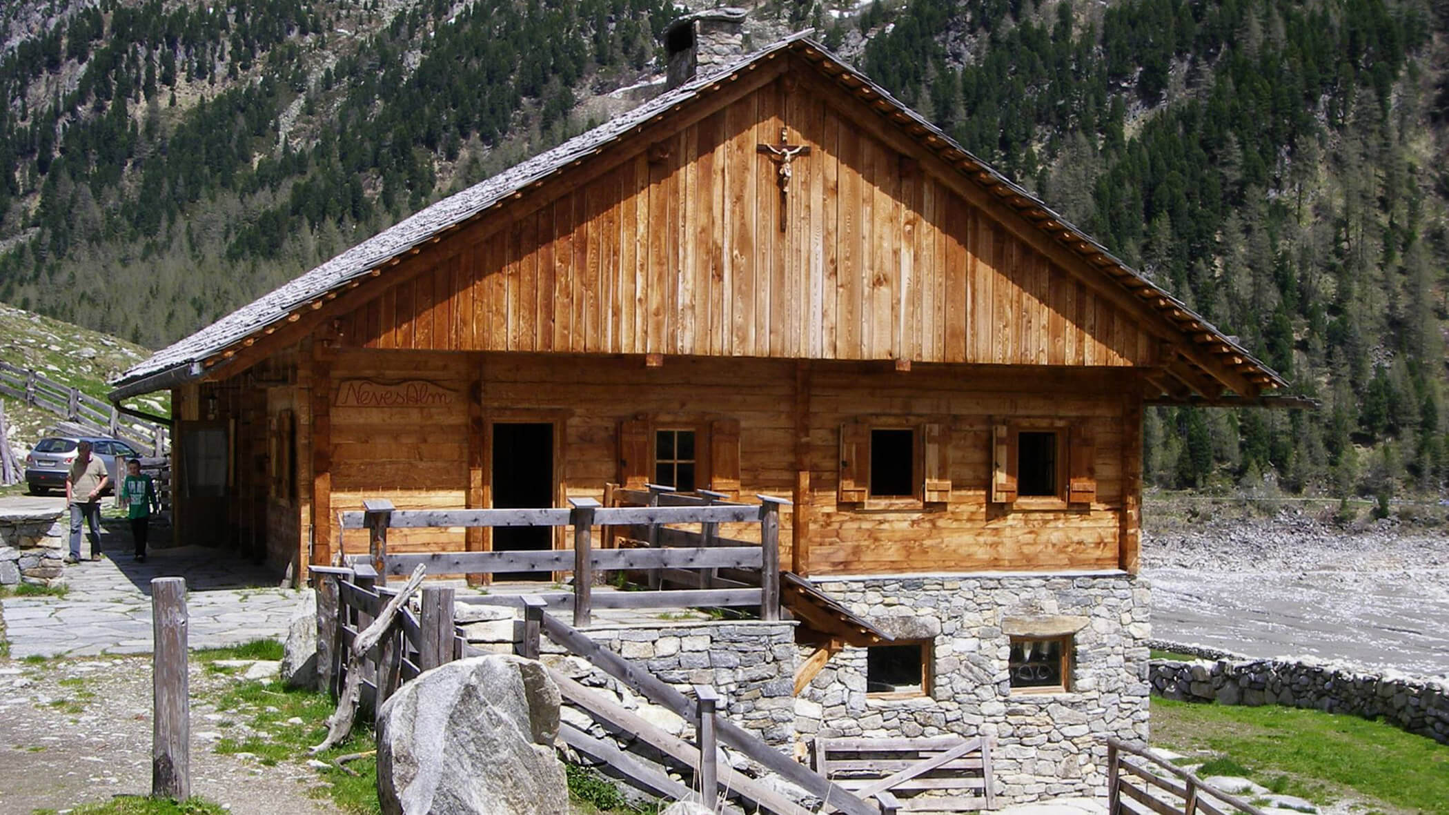 Vista esterna del caseificio di Nevesalm - OLM Nature Escape