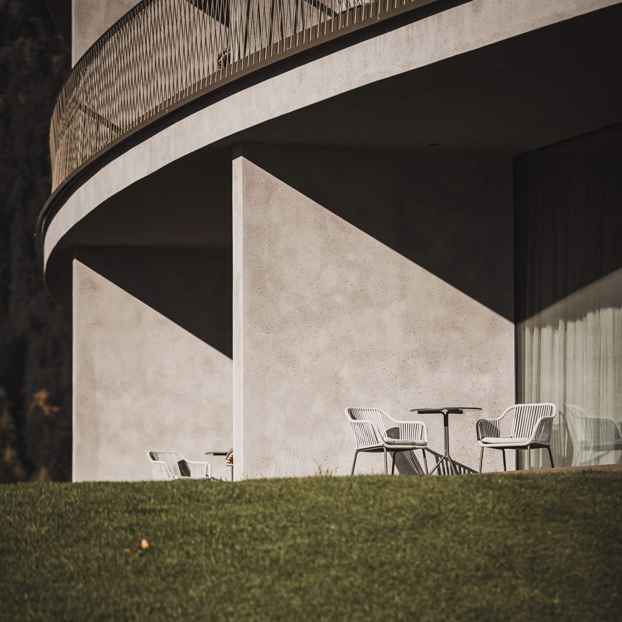 Terrasse mit Garten von den ApartSuiten - OLM Nature Escape